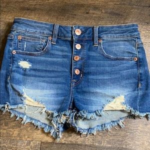 Size 6 American eagle shorts.